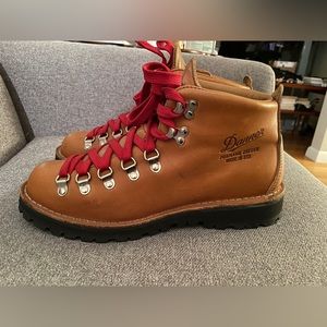 Danner Cascade Mountain Light Hiking Shoes - women’s size US 10